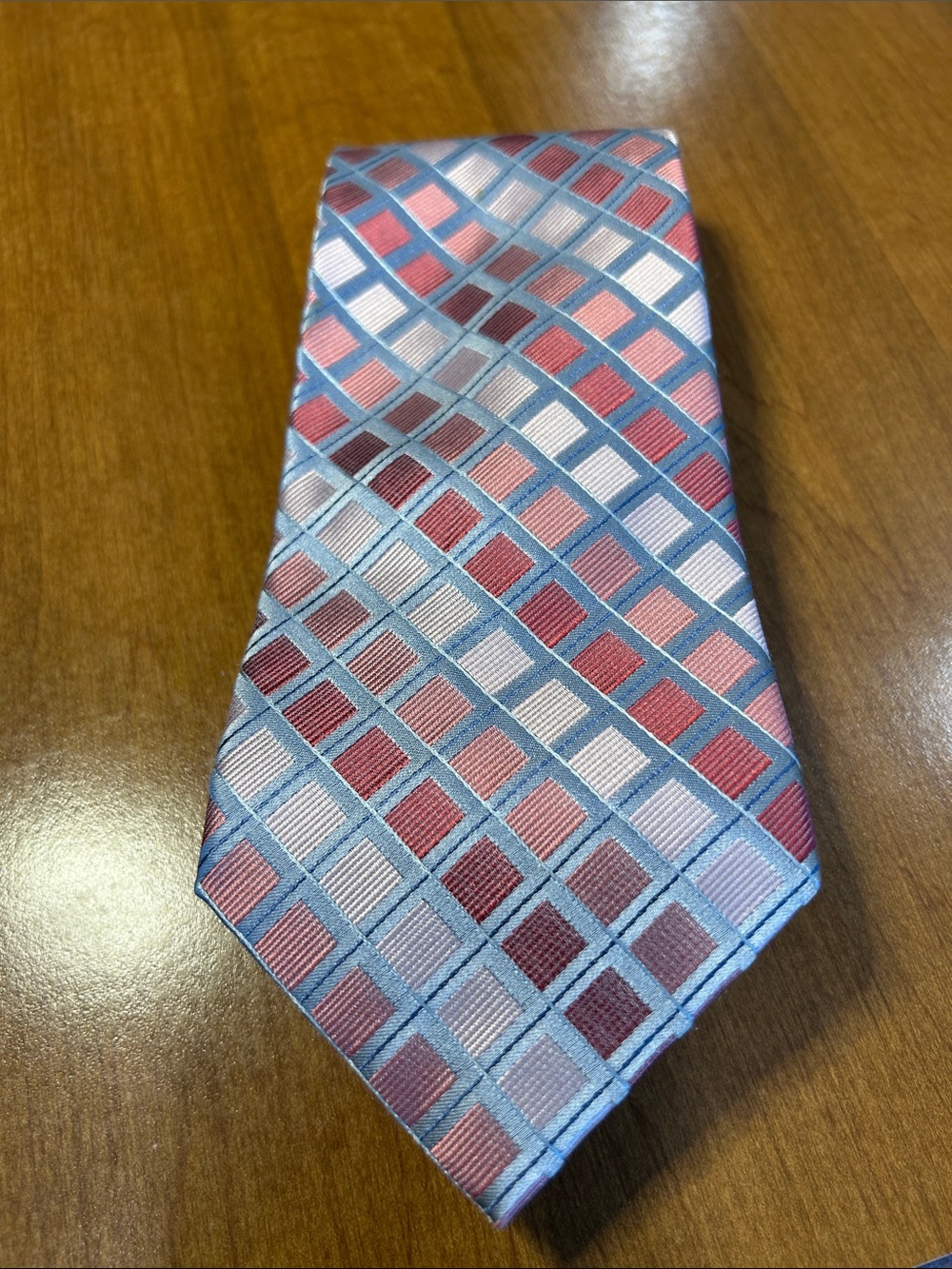 Stafford Classic Men's Gray and Pink Geometric Tie 100% silk